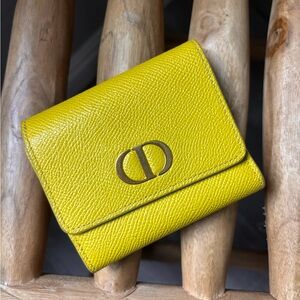 Dior 30 Montaigne Compact Leather Wallet in Yellow